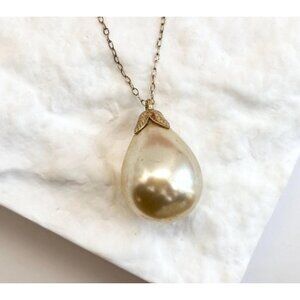 Faux Teardrop Pearl Gold Toned Dainty Minimalist Vintage Pendant Necklace - 17"
